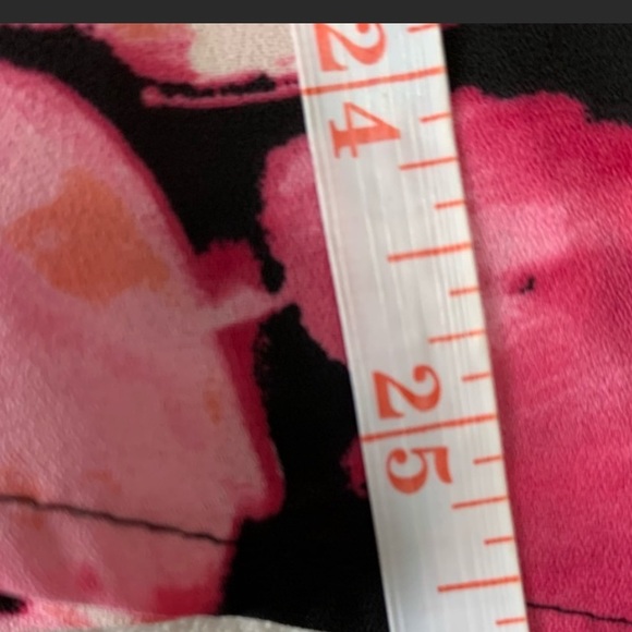 ❤️Karl Lagerfeld Black Floral ruffle front blouse❤️ - Picture 9 of 10